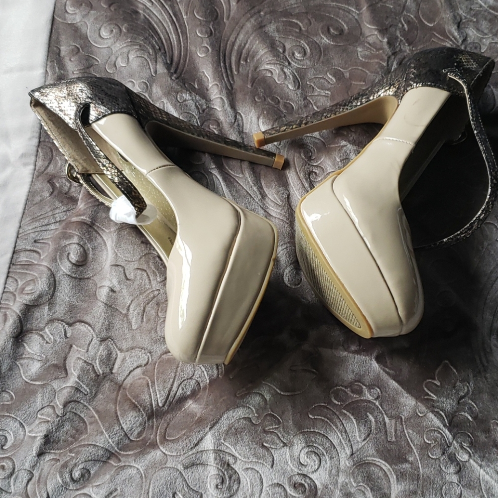 Heels - Picture 3 of 6